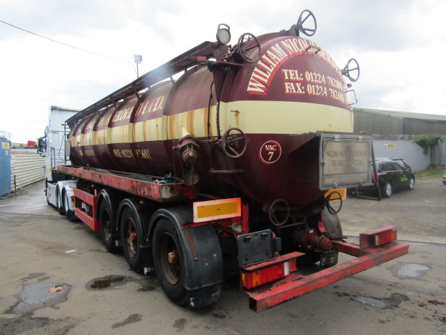 VACUUM TANKER TRAILER TRI AXLE 1996 STEEL TANK FITTED WITH 3CYL PERKINS DONKEY ENGINE - نصف مقطورة صهريج: صورة 3 VACUUM TANKER TRAILER TRI AXLE 1996 STEEL TANK FITTED WITH 3CYL PERKINS DONKEY ENGINE - نصف مقطورة صهريج: صورة 3