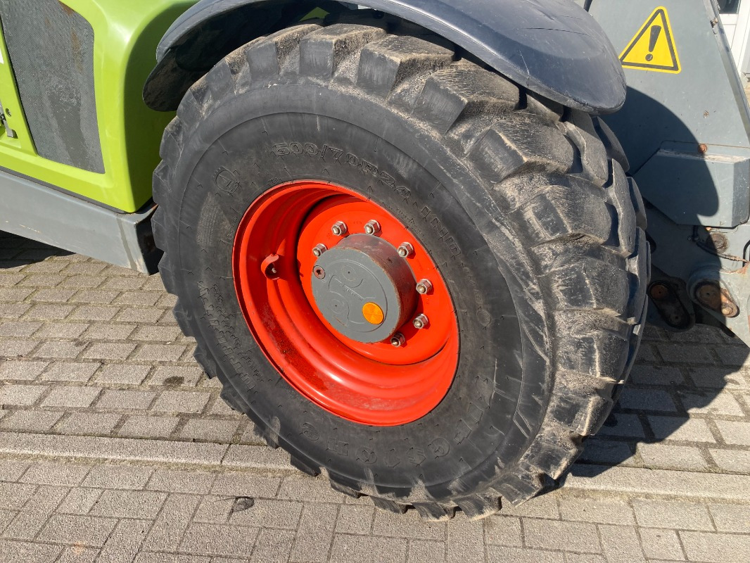 تركس CLAAS SCORPION 7050: صورة 8