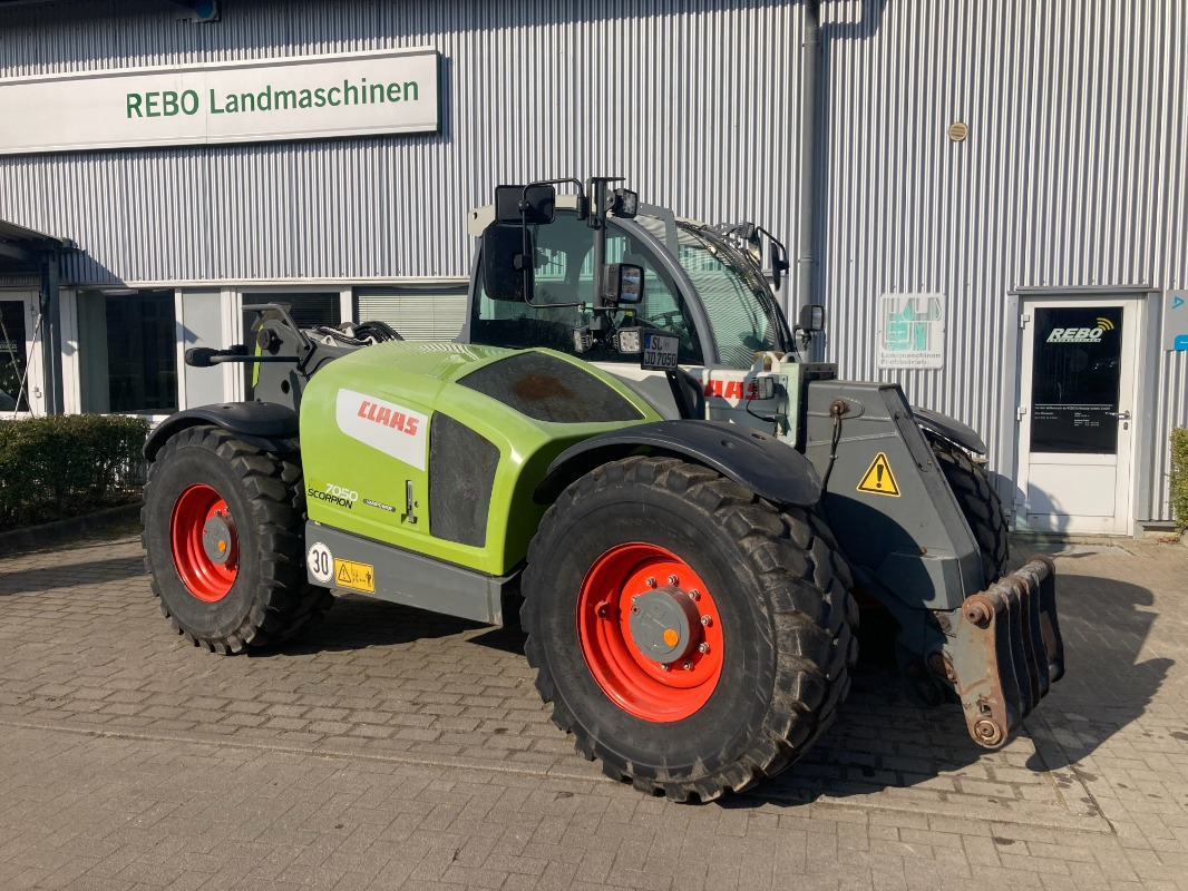 تركس CLAAS SCORPION 7050: صورة 13
