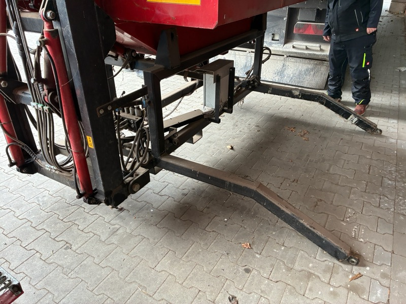 Case 7088 Axial-Flow - حصادة موحَّدة: صورة 5 Case 7088 Axial-Flow - حصادة موحَّدة: صورة 5