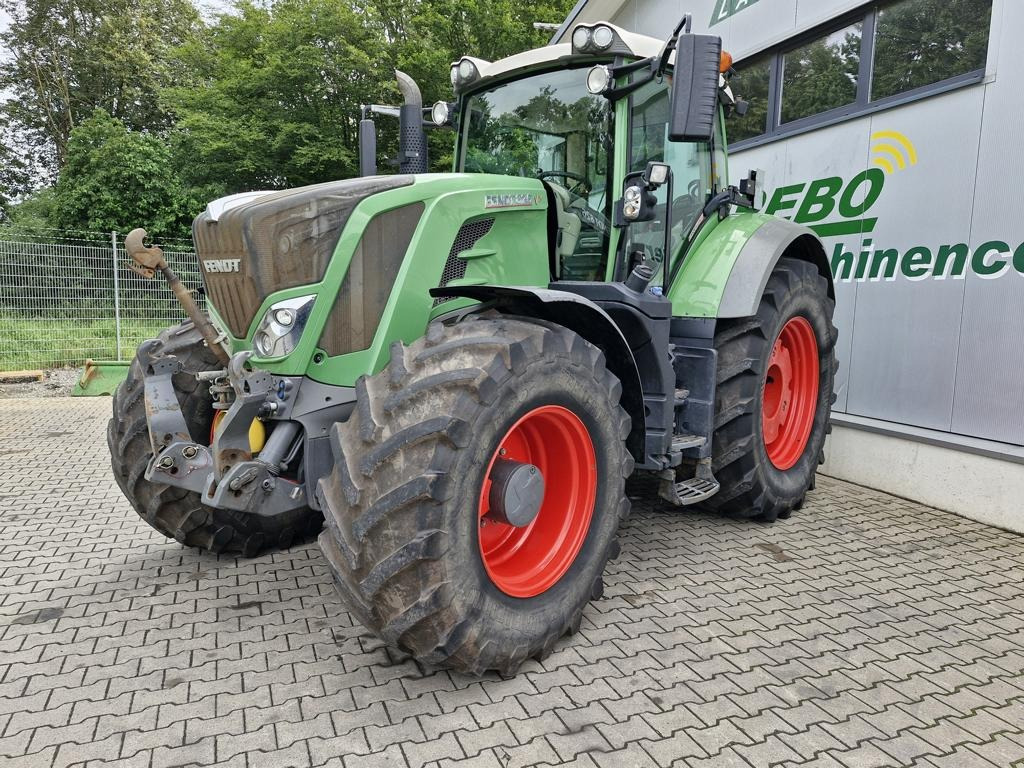 Fendt 826 VARIO PROFI PLUS - جرار: صورة 1 Fendt 826 VARIO PROFI PLUS - جرار: صورة 1
