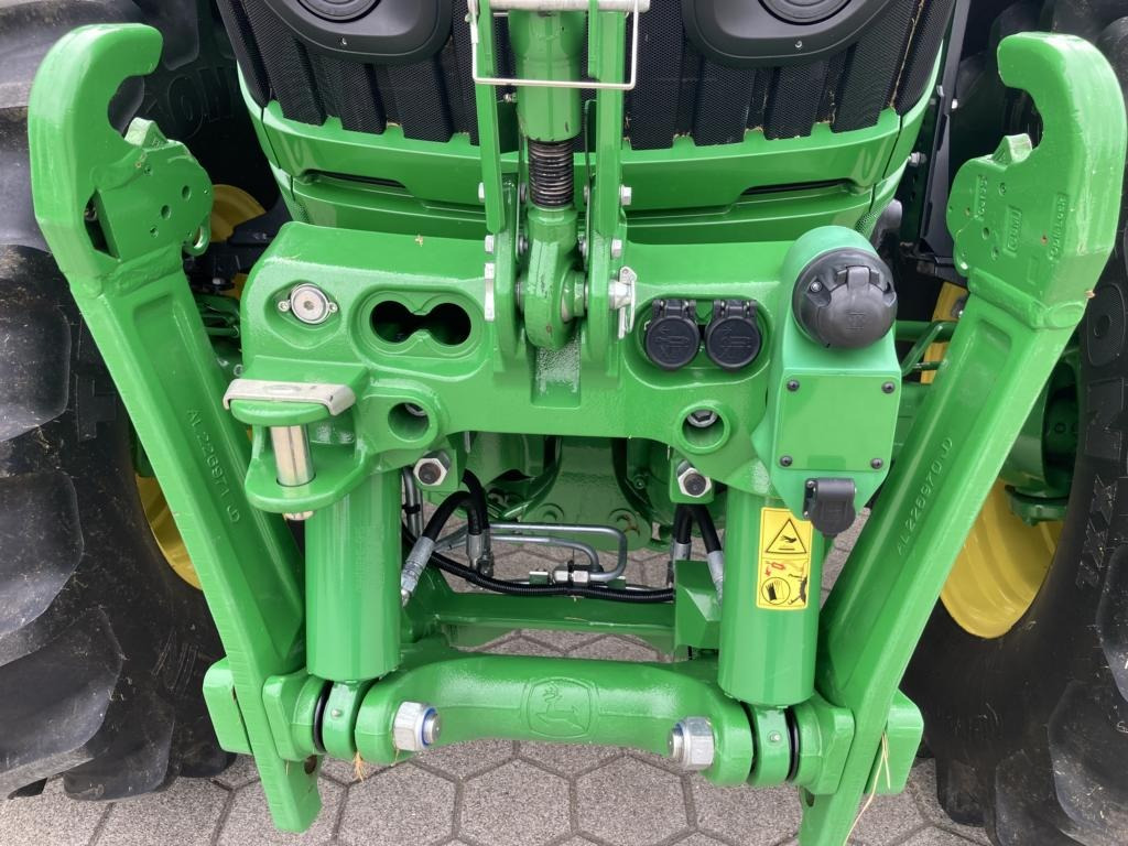 John Deere 6R145 - جرار: صورة 3 John Deere 6R145 - جرار: صورة 3