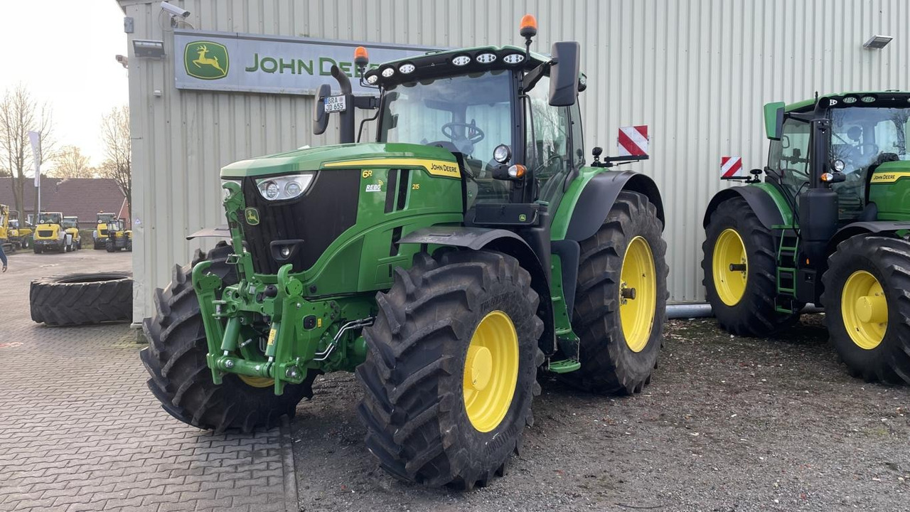 John Deere 6R215 - جرار: صورة 1 John Deere 6R215 - جرار: صورة 1