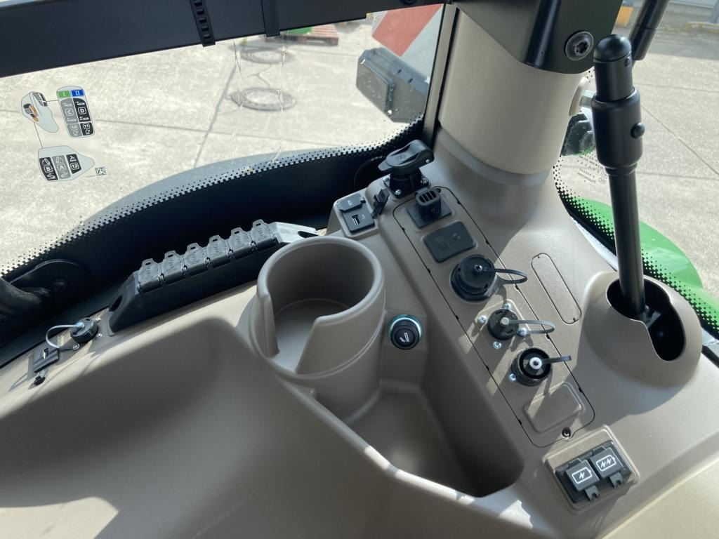 John Deere 6R250 - جرار: صورة 4 John Deere 6R250 - جرار: صورة 4