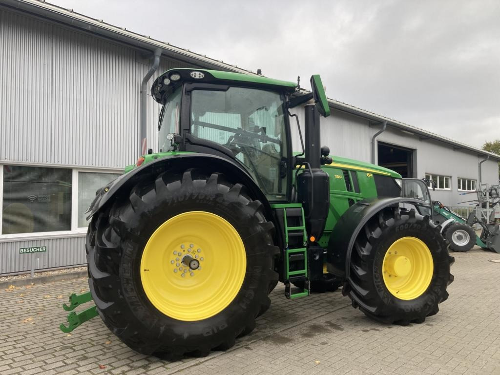 John Deere 6R250 - جرار: صورة 2 John Deere 6R250 - جرار: صورة 2