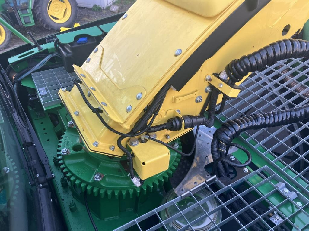 جديدة حصادة John Deere FELDHÄCKSLER 9900: صورة 10 جديدة حصادة John Deere FELDHÄCKSLER 9900: صورة 10