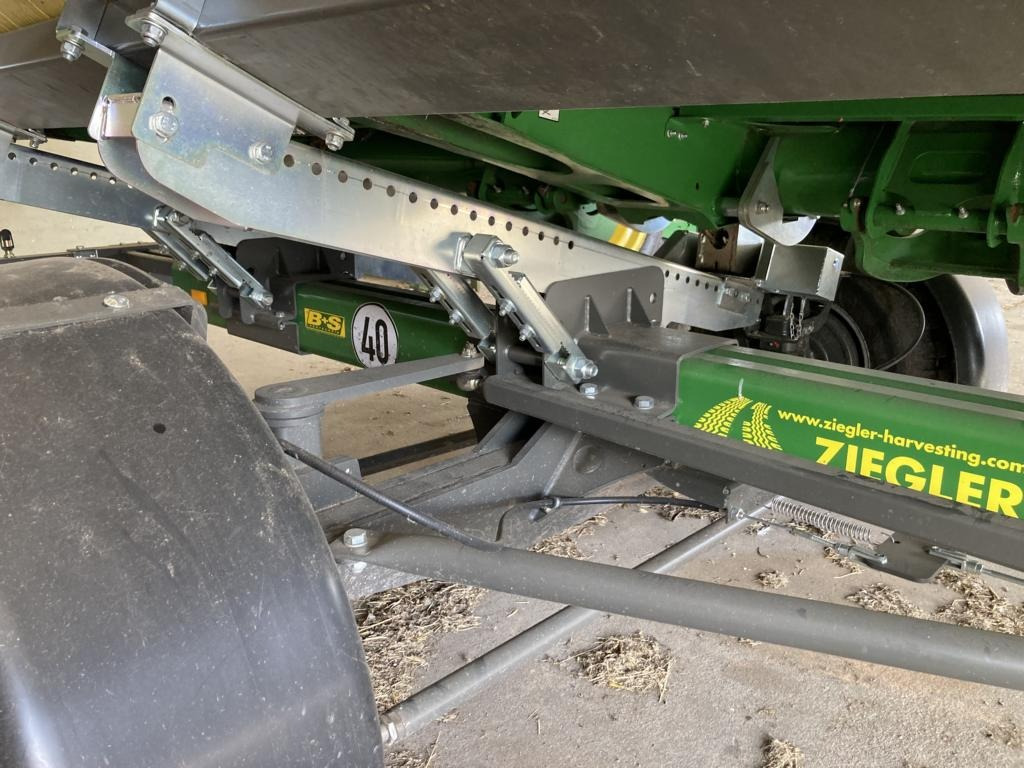 John Deere HD35X - حصادة موحَّدة: صورة 4 John Deere HD35X - حصادة موحَّدة: صورة 4