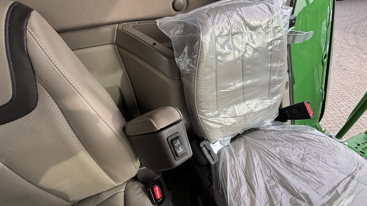 John Deere MÄHDRESCHER T5700 MY25 - حصادة موحَّدة: صورة 2 John Deere MÄHDRESCHER T5700 MY25 - حصادة موحَّدة: صورة 2