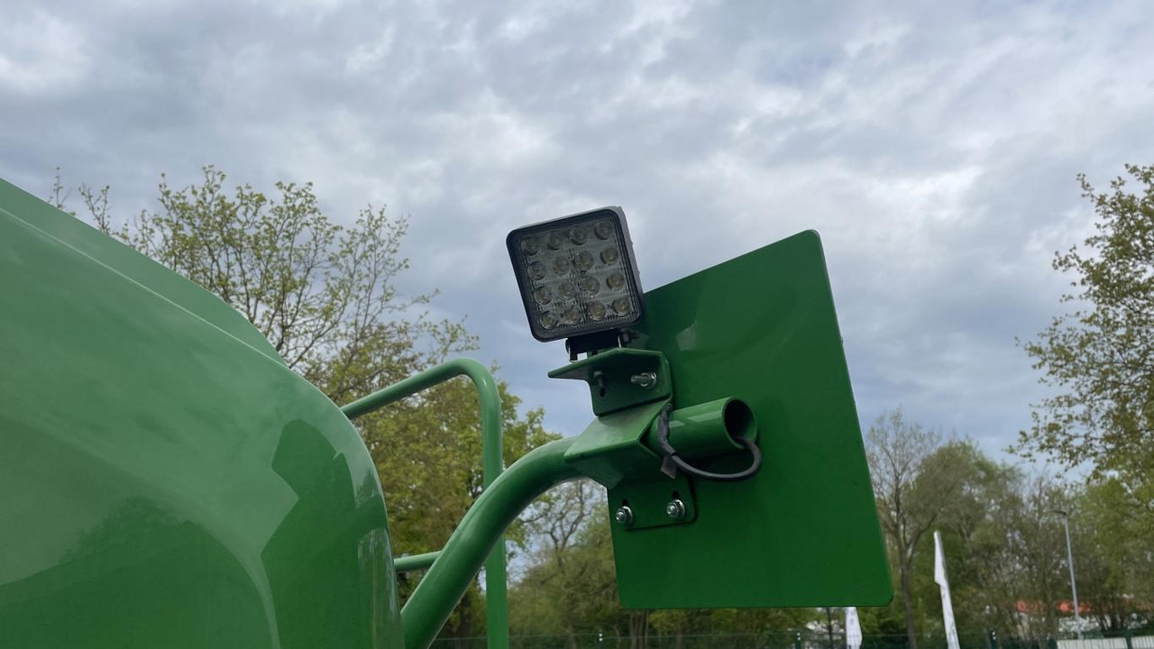 John Deere RUNDBALLENPRESSE F441R - آلة تغليف بالة التبن: صورة 4 John Deere RUNDBALLENPRESSE F441R - آلة تغليف بالة التبن: صورة 4