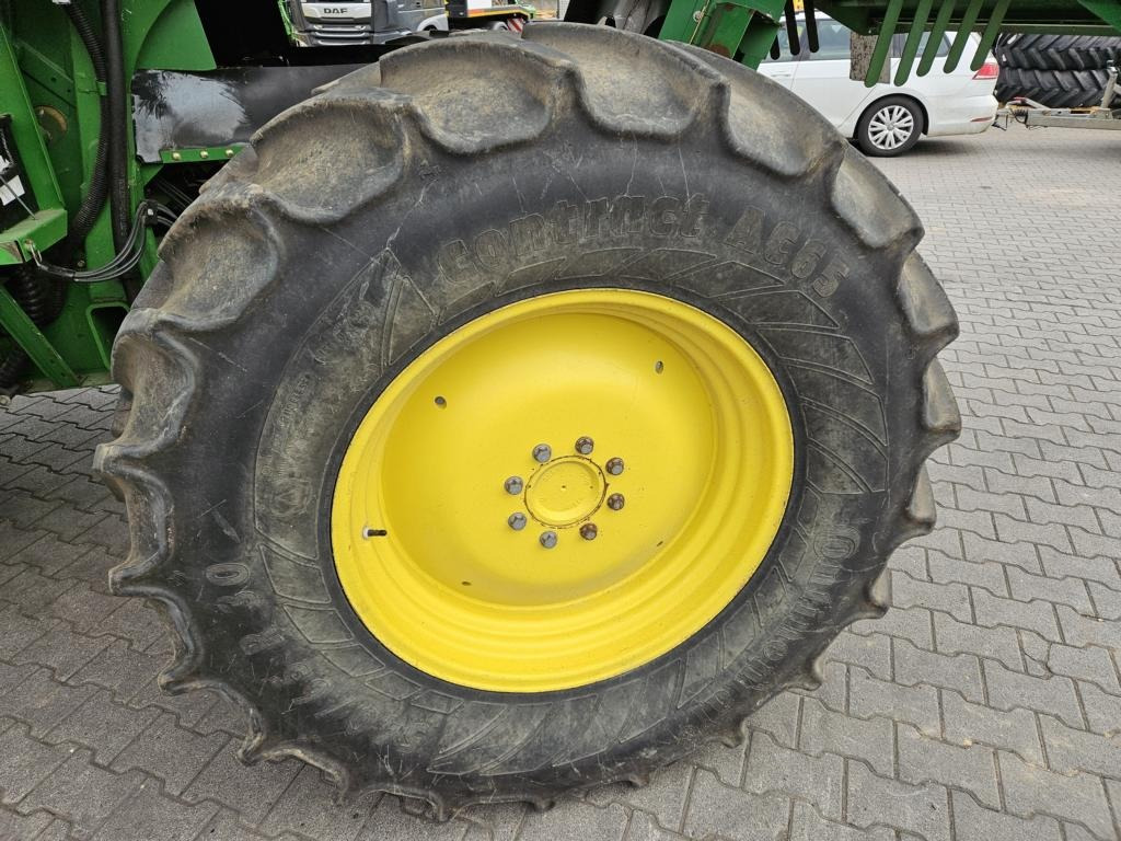 John Deere T560I - حصادة موحَّدة: صورة 2 John Deere T560I - حصادة موحَّدة: صورة 2