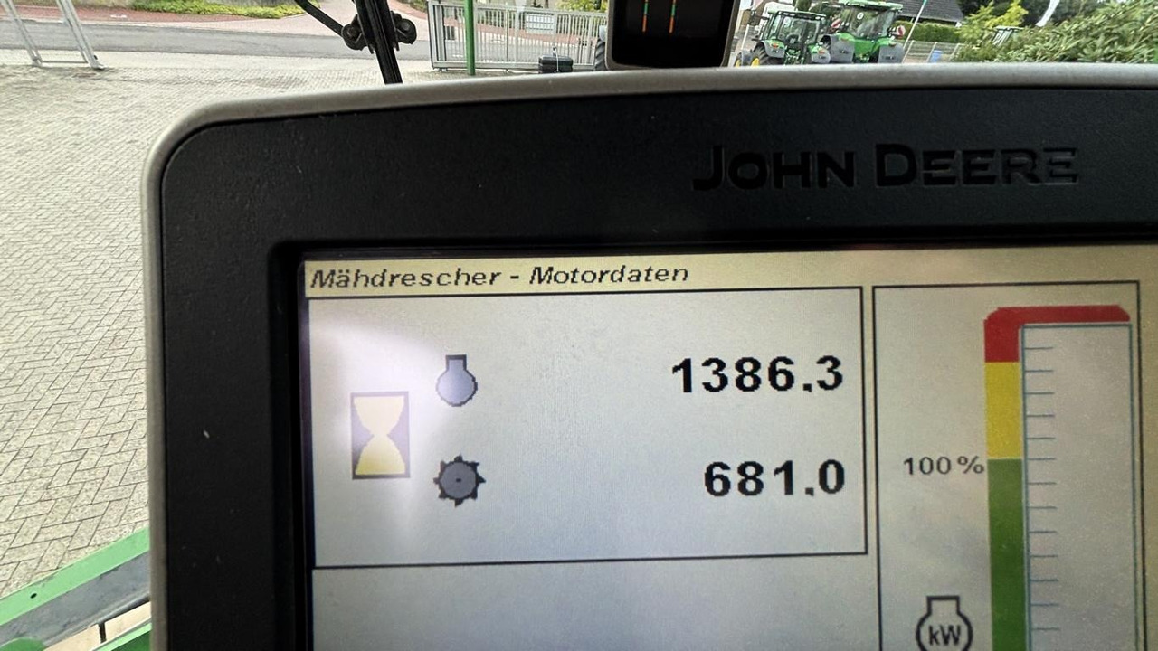 John Deere T660 - حصادة موحَّدة: صورة 2 John Deere T660 - حصادة موحَّدة: صورة 2