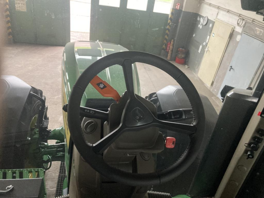 John Deere TRAKTOR 8R370 - جرار: صورة 3 John Deere TRAKTOR 8R370 - جرار: صورة 3