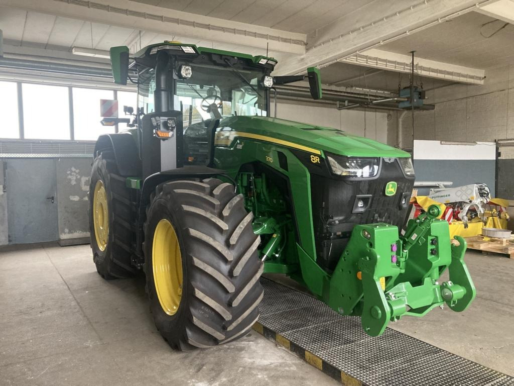 John Deere TRAKTOR 8R370 - جرار: صورة 1 John Deere TRAKTOR 8R370 - جرار: صورة 1
