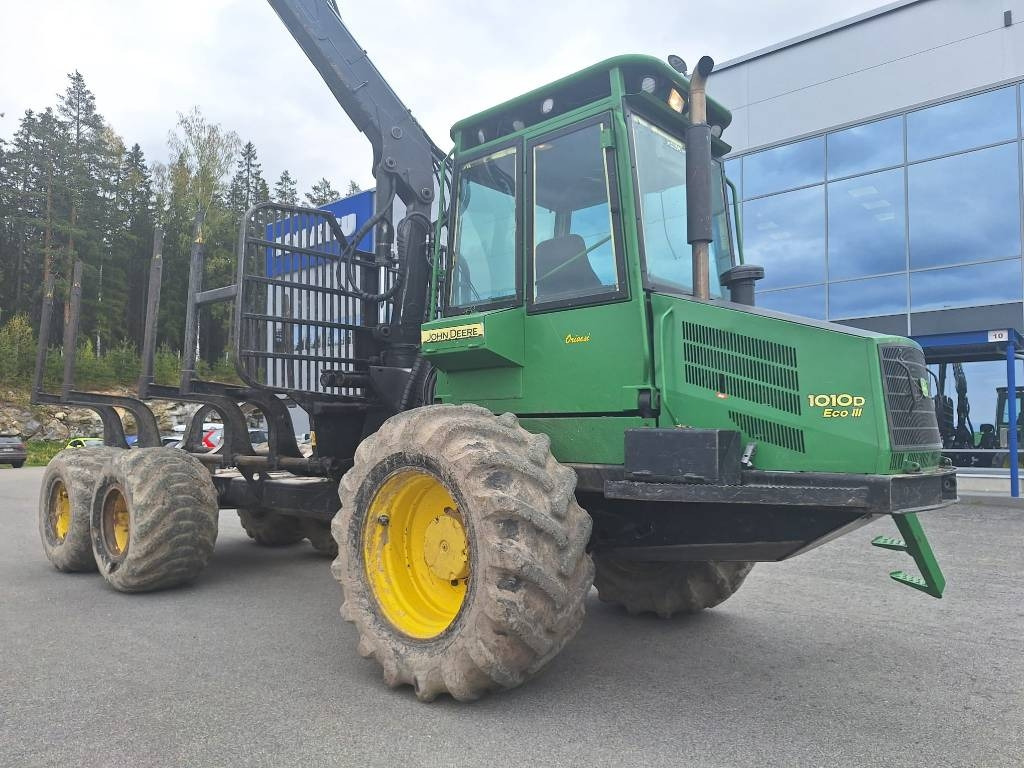 John Deere 1010 D Eco III - حافلة الغابات: صورة 1 John Deere 1010 D Eco III - حافلة الغابات: صورة 1