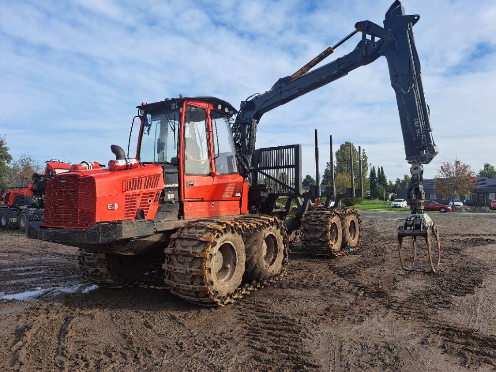 حافلة الغابات Komatsu 865: صورة 1