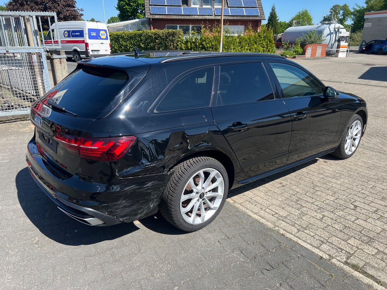 Audi A4 Avant 35 TFSI advanced Hybrid /Benzin AUTOMAT - سيارة: صورة 5 Audi A4 Avant 35 TFSI advanced Hybrid /Benzin AUTOMAT - سيارة: صورة 5