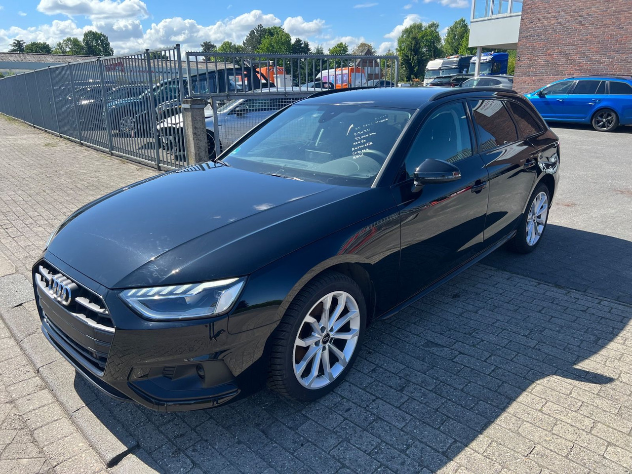 Audi A4 Avant 35 TFSI advanced Hybrid /Benzin AUTOMAT - سيارة: صورة 1 Audi A4 Avant 35 TFSI advanced Hybrid /Benzin AUTOMAT - سيارة: صورة 1