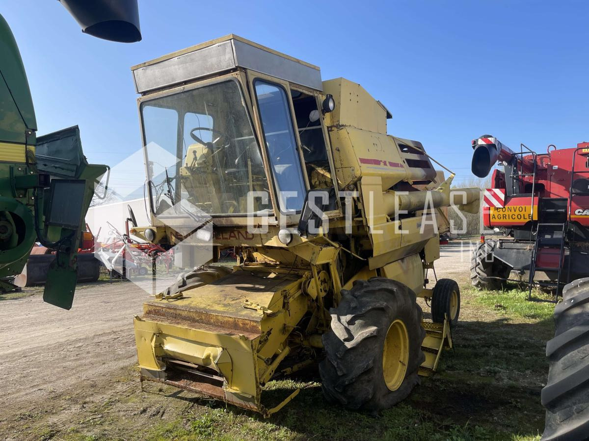 New Holland CLAYSON 1540 - حصادة موحَّدة: صورة 4 New Holland CLAYSON 1540 - حصادة موحَّدة: صورة 4