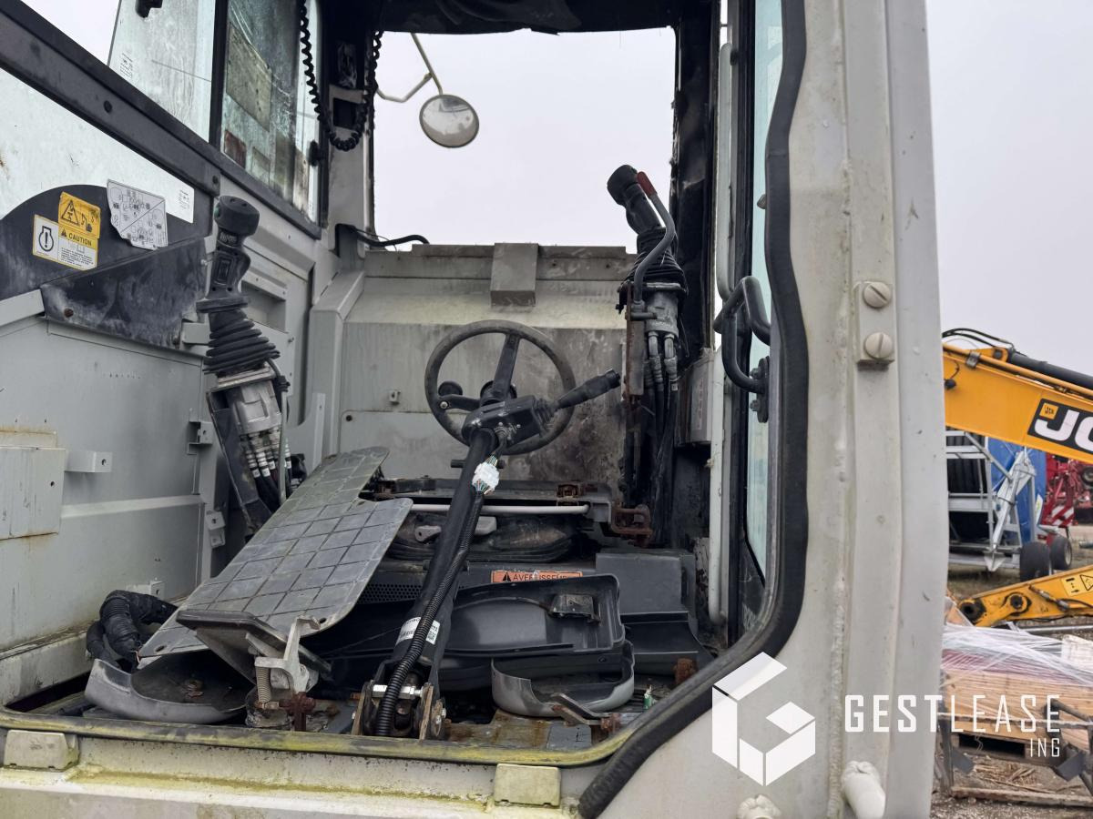حفارة دولاب Takeuchi TB295W: صورة 6