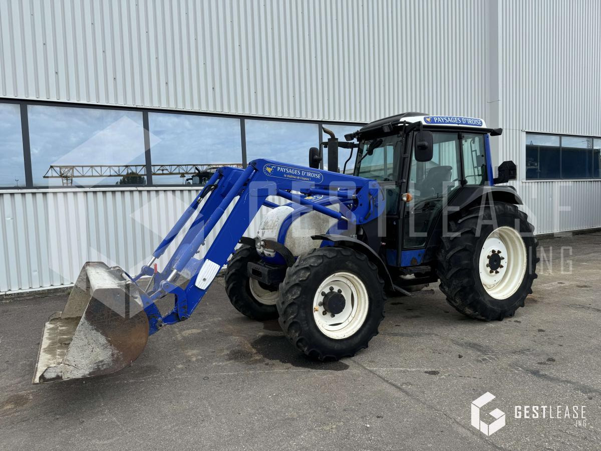 Valtra A72 - جرار: صورة 1 Valtra A72 - جرار: صورة 1