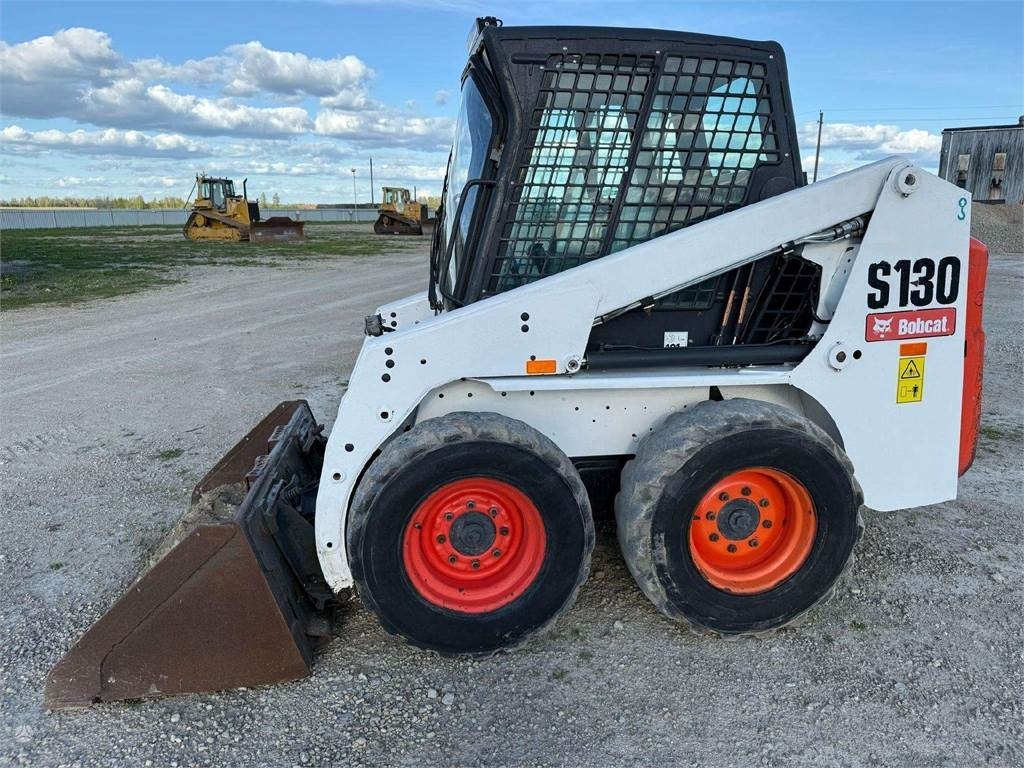 Bobcat S130 - شيول صغير: صورة 3 Bobcat S130 - شيول صغير: صورة 3