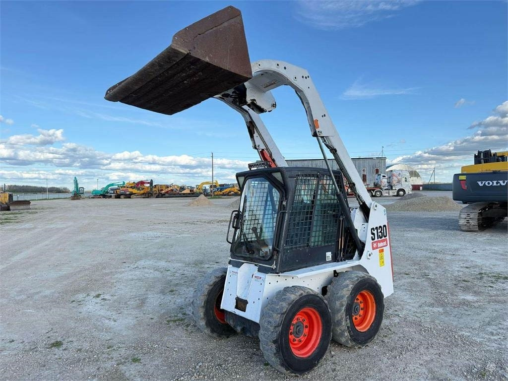Bobcat S130 - شيول صغير: صورة 1 Bobcat S130 - شيول صغير: صورة 1