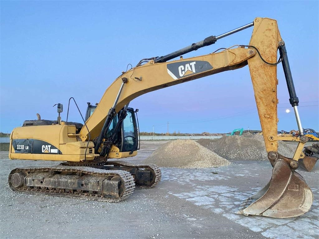 حفار زحاف CAT 323 DLN: صورة 6