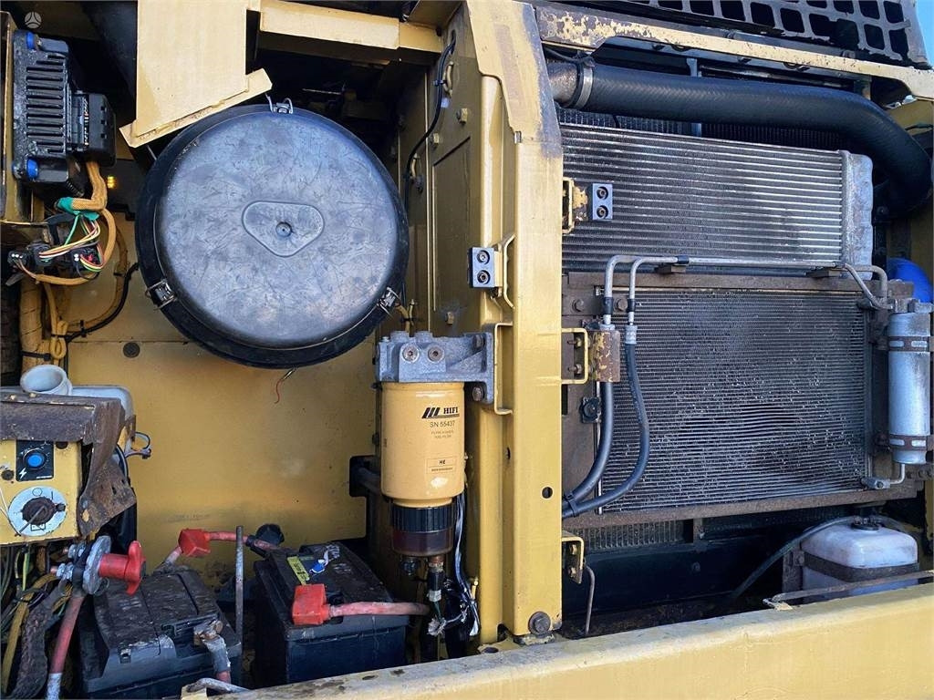 حفار زحاف CAT 323 DLN: صورة 12