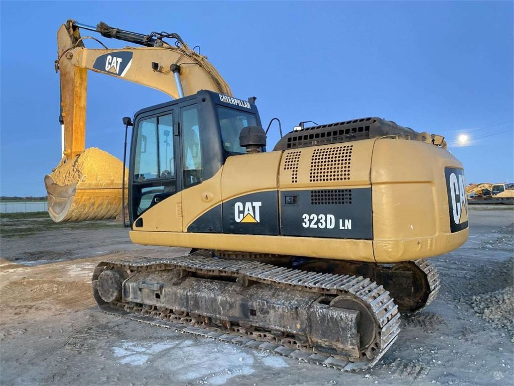 CAT 323 DLN - حفار زحاف: صورة 3 CAT 323 DLN - حفار زحاف: صورة 3