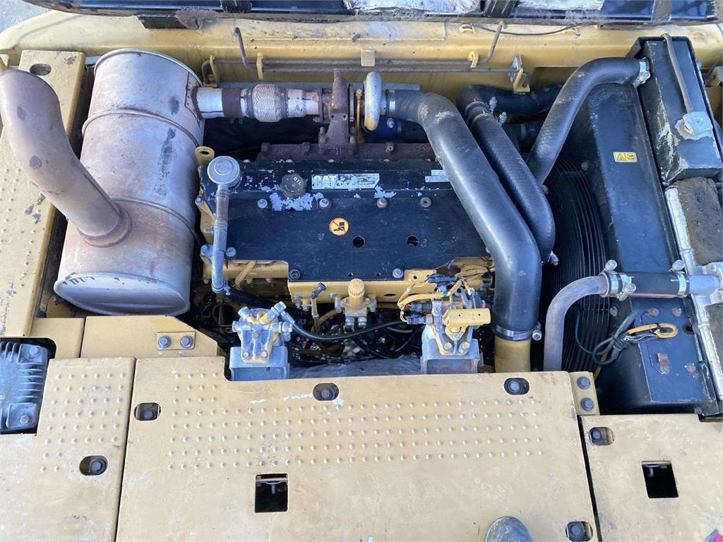 حفار زحاف CAT 323 DLN: صورة 15
