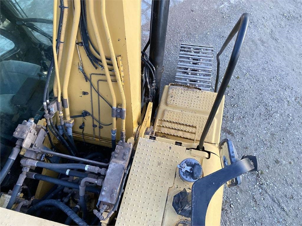 حفار زحاف CAT 323 DLN: صورة 18