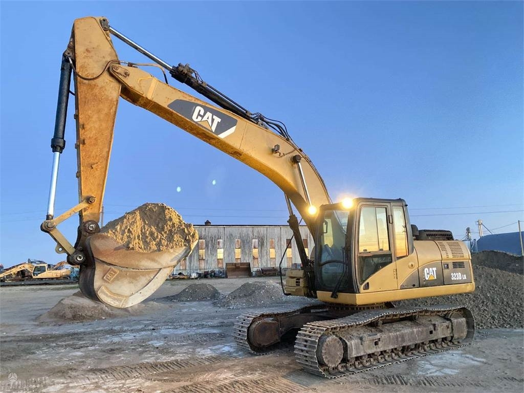 CAT 323 DLN - حفار زحاف: صورة 1 CAT 323 DLN - حفار زحاف: صورة 1