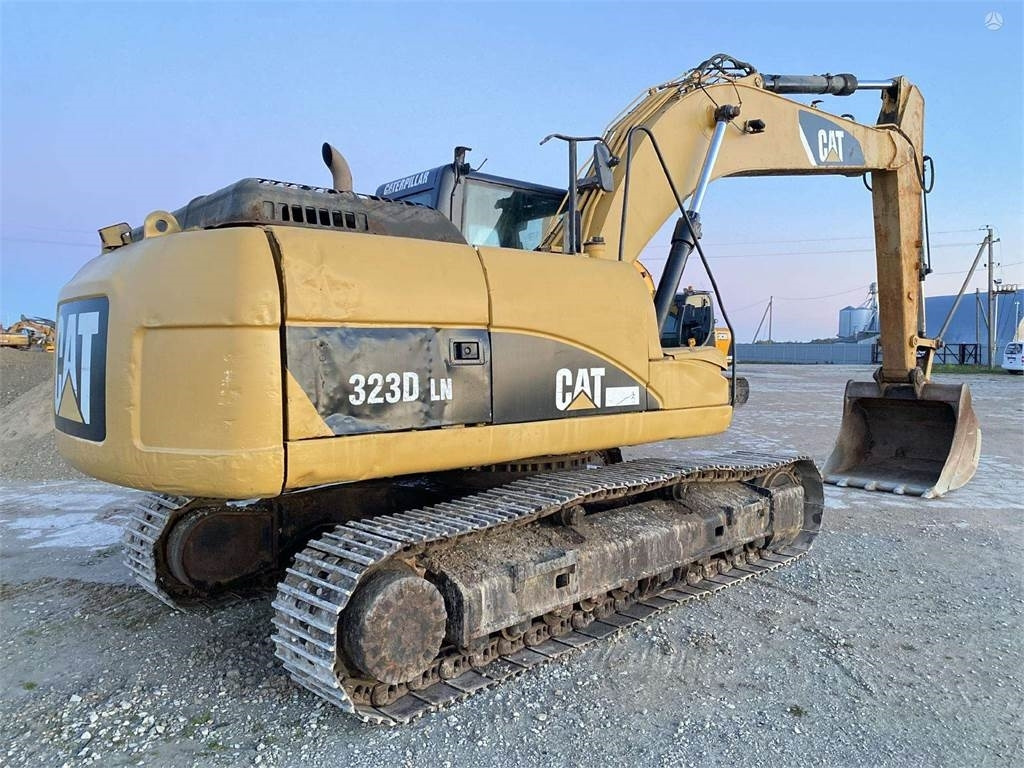 CAT 323 DLN - حفار زحاف: صورة 4 CAT 323 DLN - حفار زحاف: صورة 4