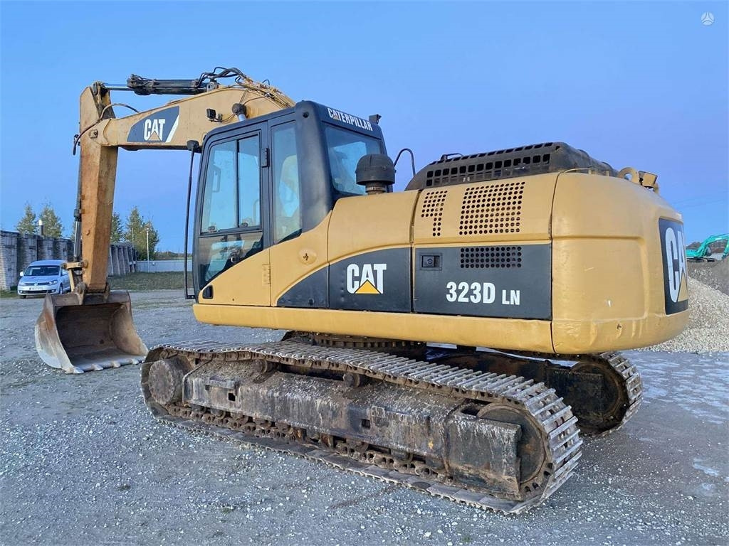 حفار زحاف CAT 323 DLN: صورة 9