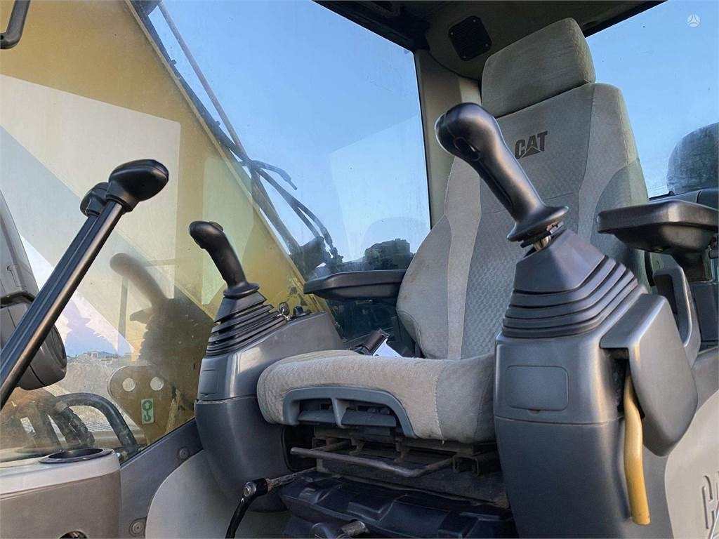 حفار زحاف CAT 323 DLN: صورة 20
