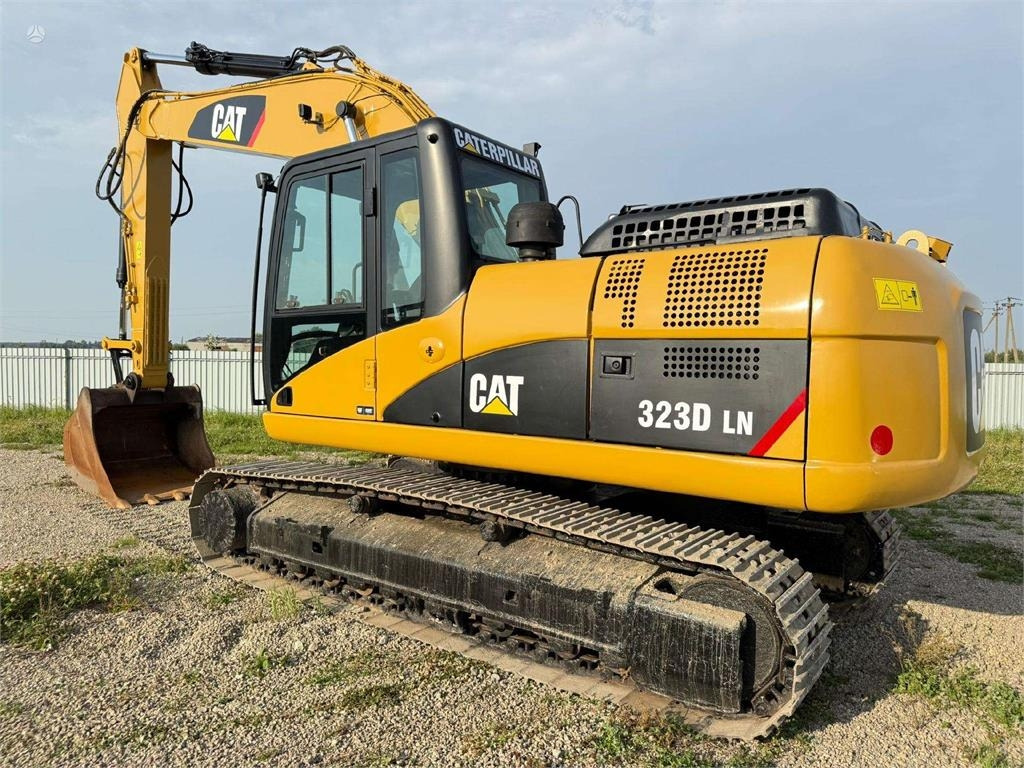 CAT 323 D - حفار زحاف: صورة 3 CAT 323 D - حفار زحاف: صورة 3
