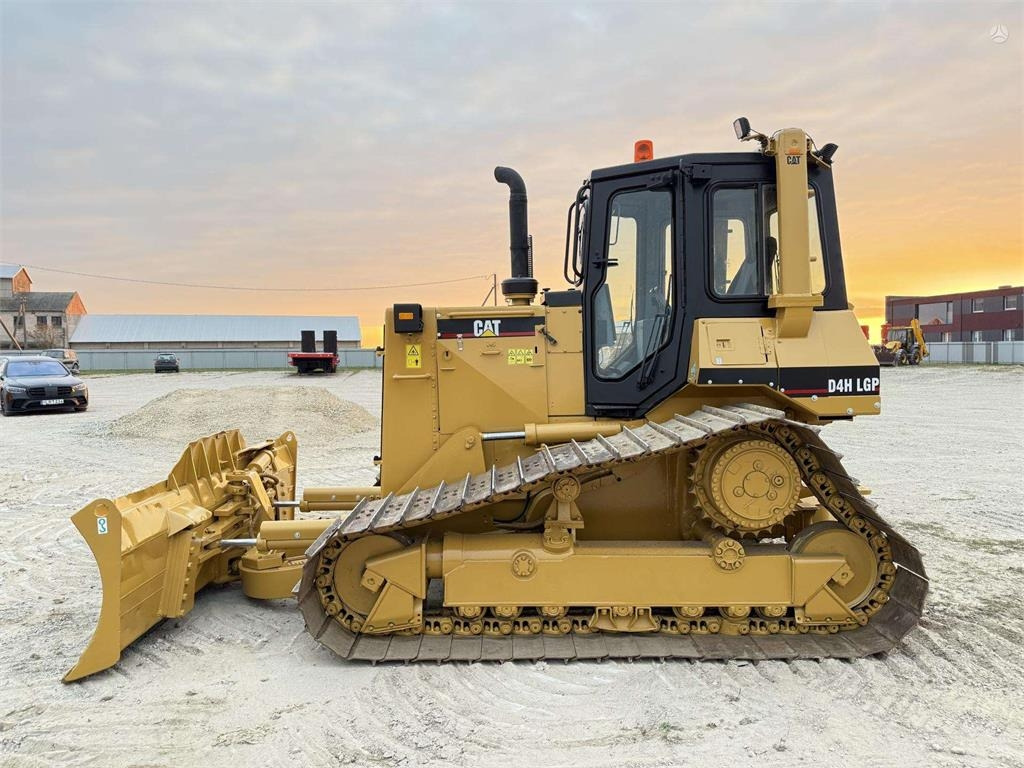 CAT D4H LGP USA MADE - جرافة: صورة 2 CAT D4H LGP USA MADE - جرافة: صورة 2