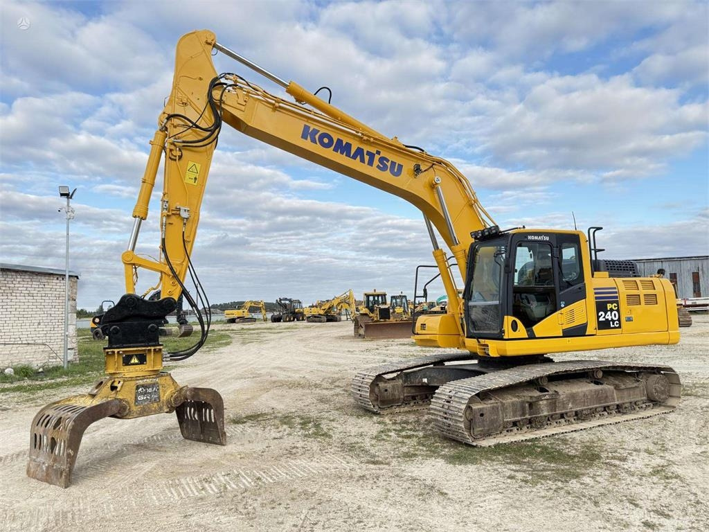 Komatsu PC 240 LC-11 - حفار زحاف: صورة 1 Komatsu PC 240 LC-11 - حفار زحاف: صورة 1