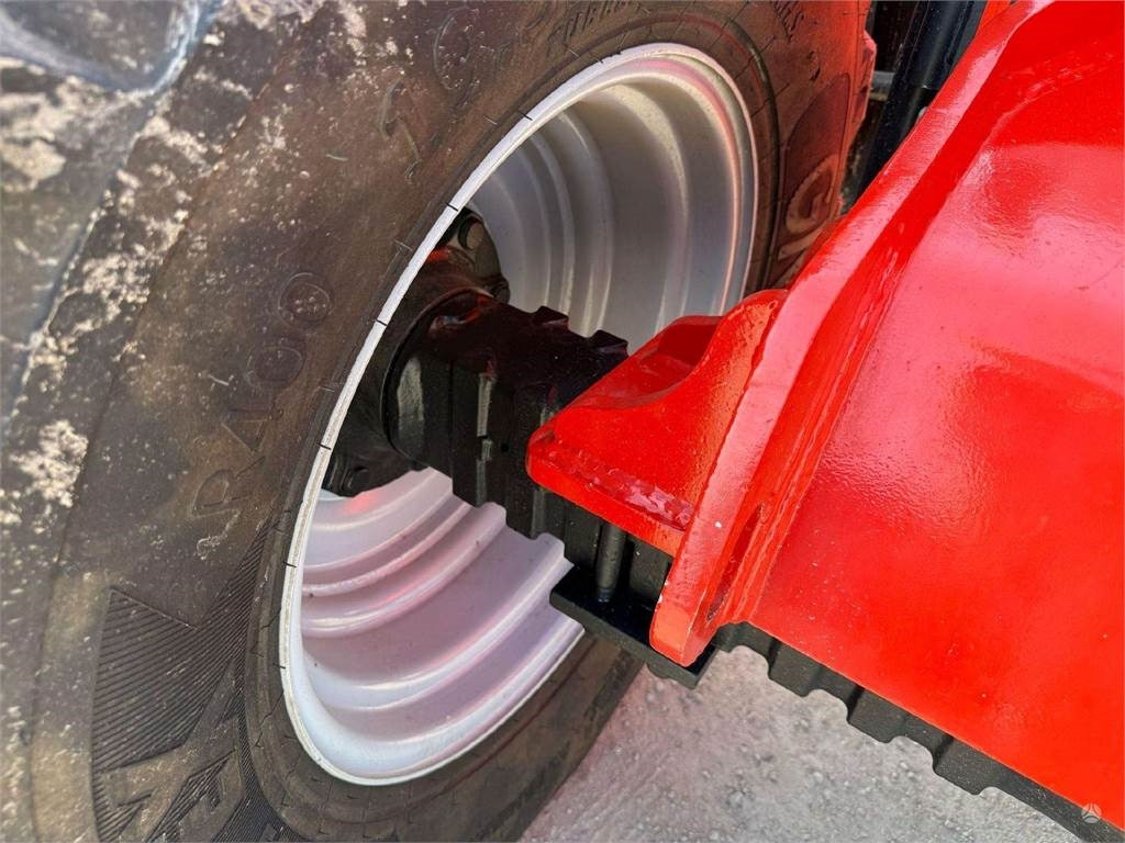 اللودر بعجل Manitou MLA-T 533-145V: صورة 17
