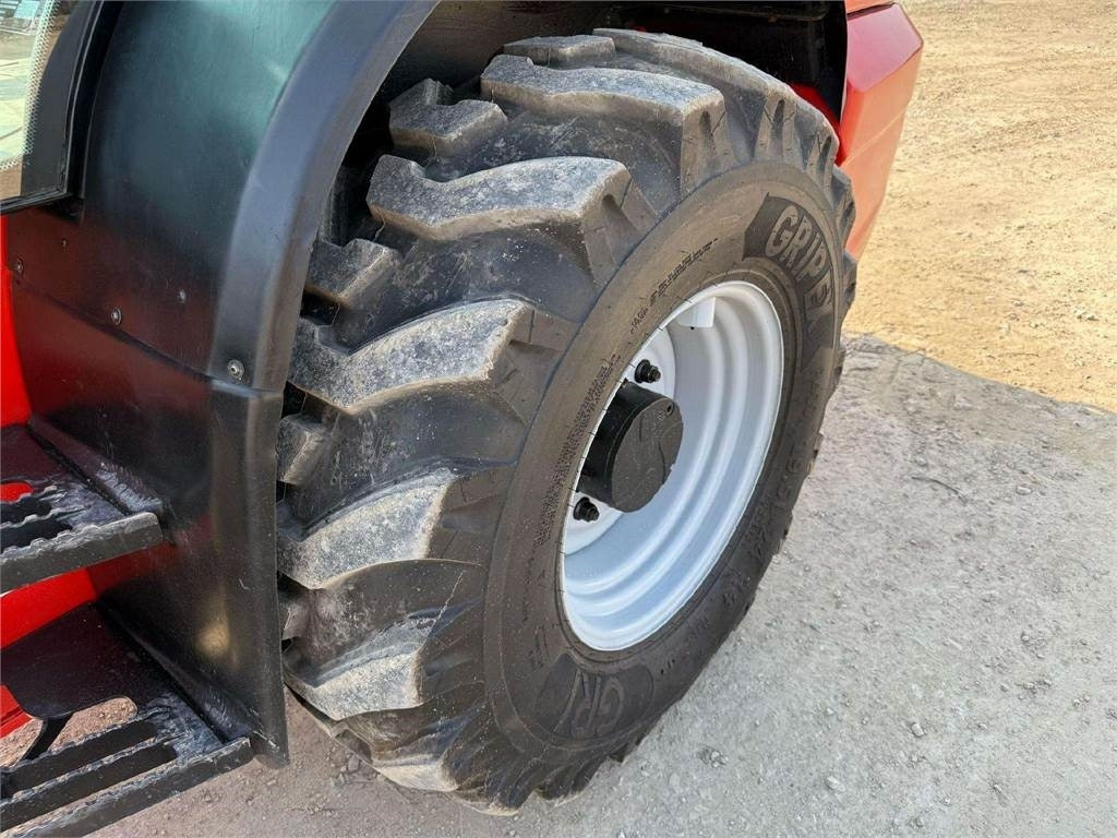 اللودر بعجل Manitou MLA-T 533-145V: صورة 22