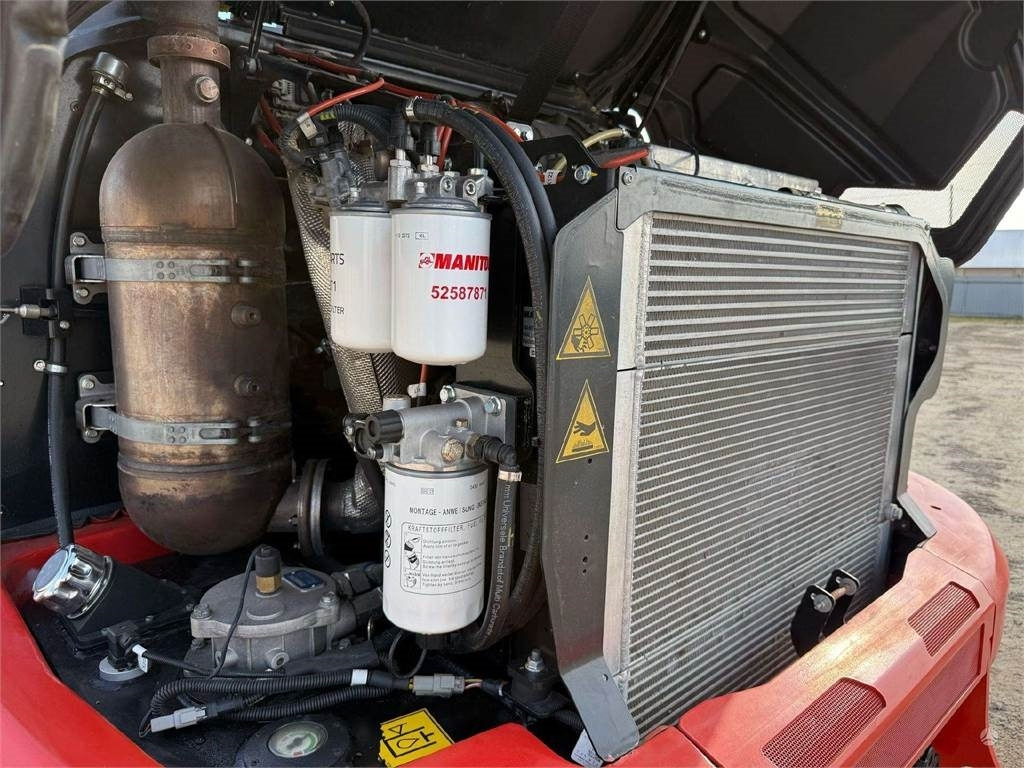 اللودر بعجل Manitou MLA-T 533-145V: صورة 23