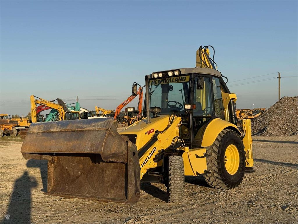 New Holland B 110-4PT , 2 quick couplers - جرافة حفار: صورة 2 New Holland B 110-4PT , 2 quick couplers - جرافة حفار: صورة 2