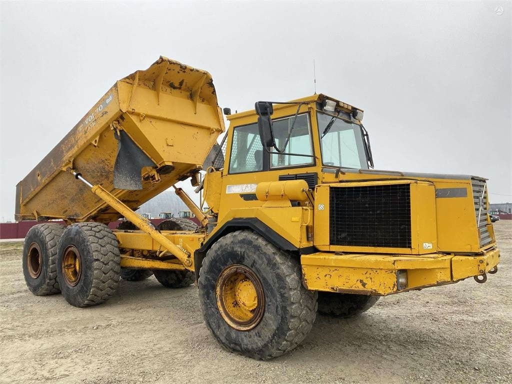 Volvo A25C , Nr.6 - شاحنة قلاب مفصلية: صورة 1 Volvo A25C , Nr.6 - شاحنة قلاب مفصلية: صورة 1