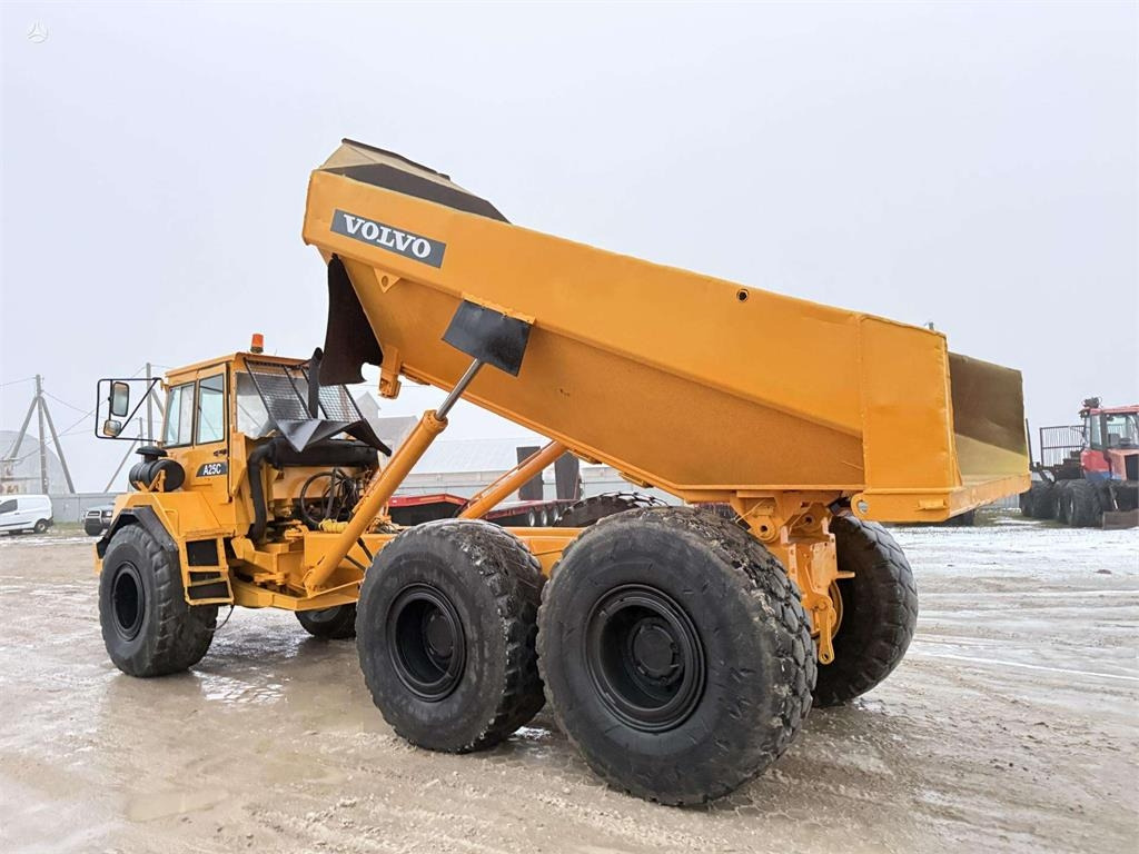 Volvo A25C - شاحنة قلاب مفصلية: صورة 4 Volvo A25C - شاحنة قلاب مفصلية: صورة 4