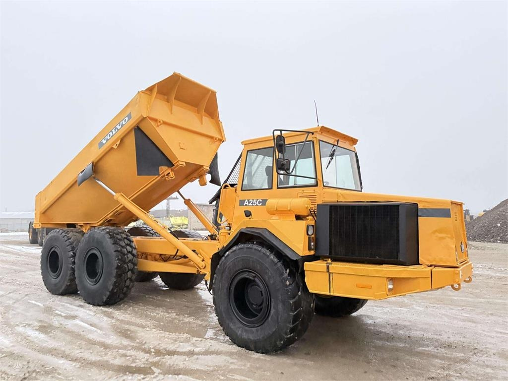 Volvo A25C - شاحنة قلاب مفصلية: صورة 1 Volvo A25C - شاحنة قلاب مفصلية: صورة 1