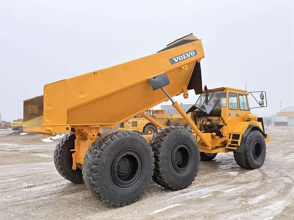 Volvo A25C - شاحنة قلاب مفصلية: صورة 3 Volvo A25C - شاحنة قلاب مفصلية: صورة 3
