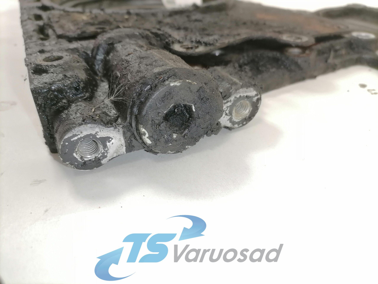 DAF Engine front cover 1678699 - المحرك و قطع الغيار - شاحنة: صورة 4 DAF Engine front cover 1678699 - المحرك و قطع الغيار - شاحنة: صورة 4