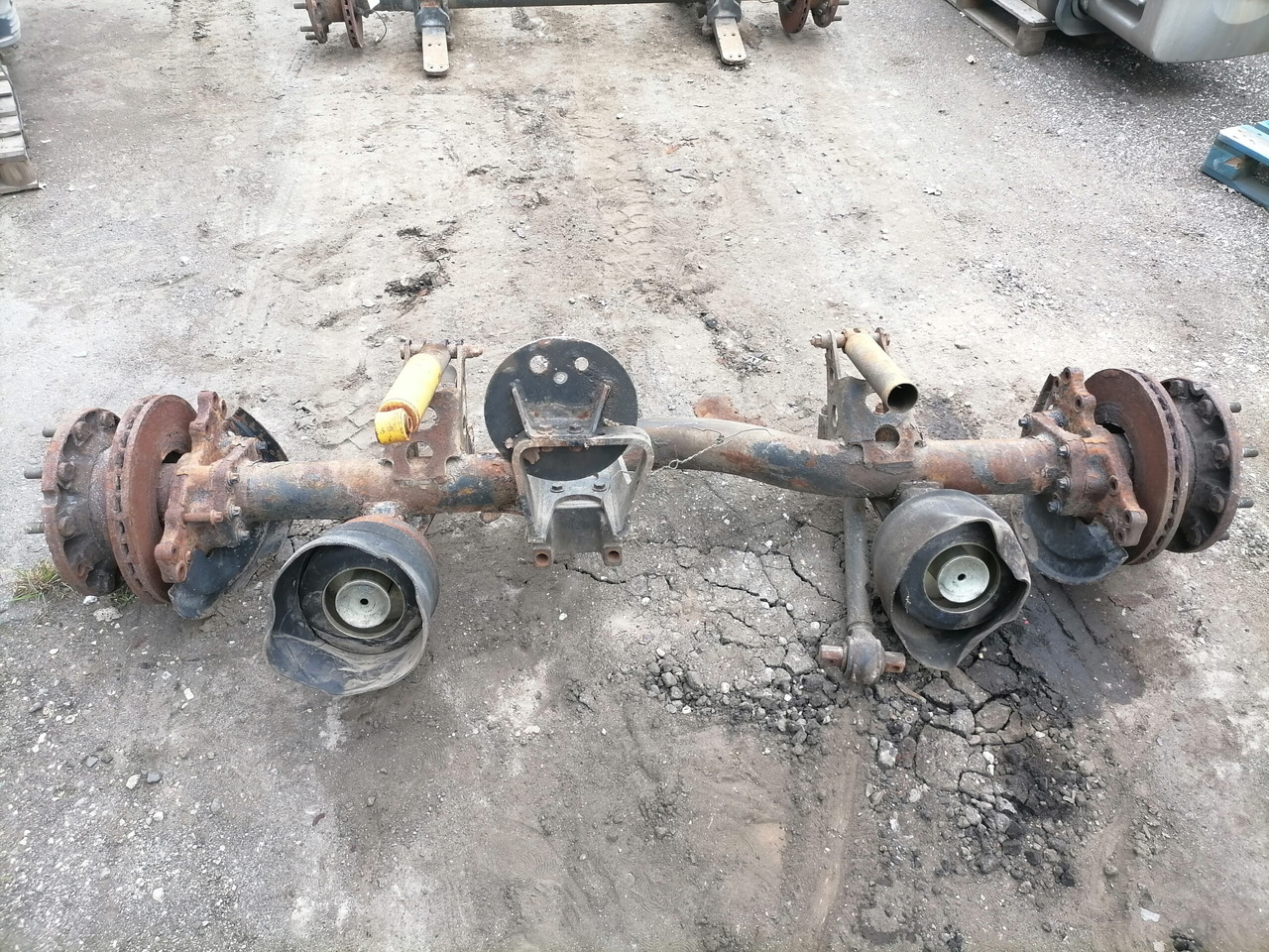 MAN Axel housing 12345 - المحور و قطع الغيار - شاحنة: صورة 2 MAN Axel housing 12345 - المحور و قطع الغيار - شاحنة: صورة 2