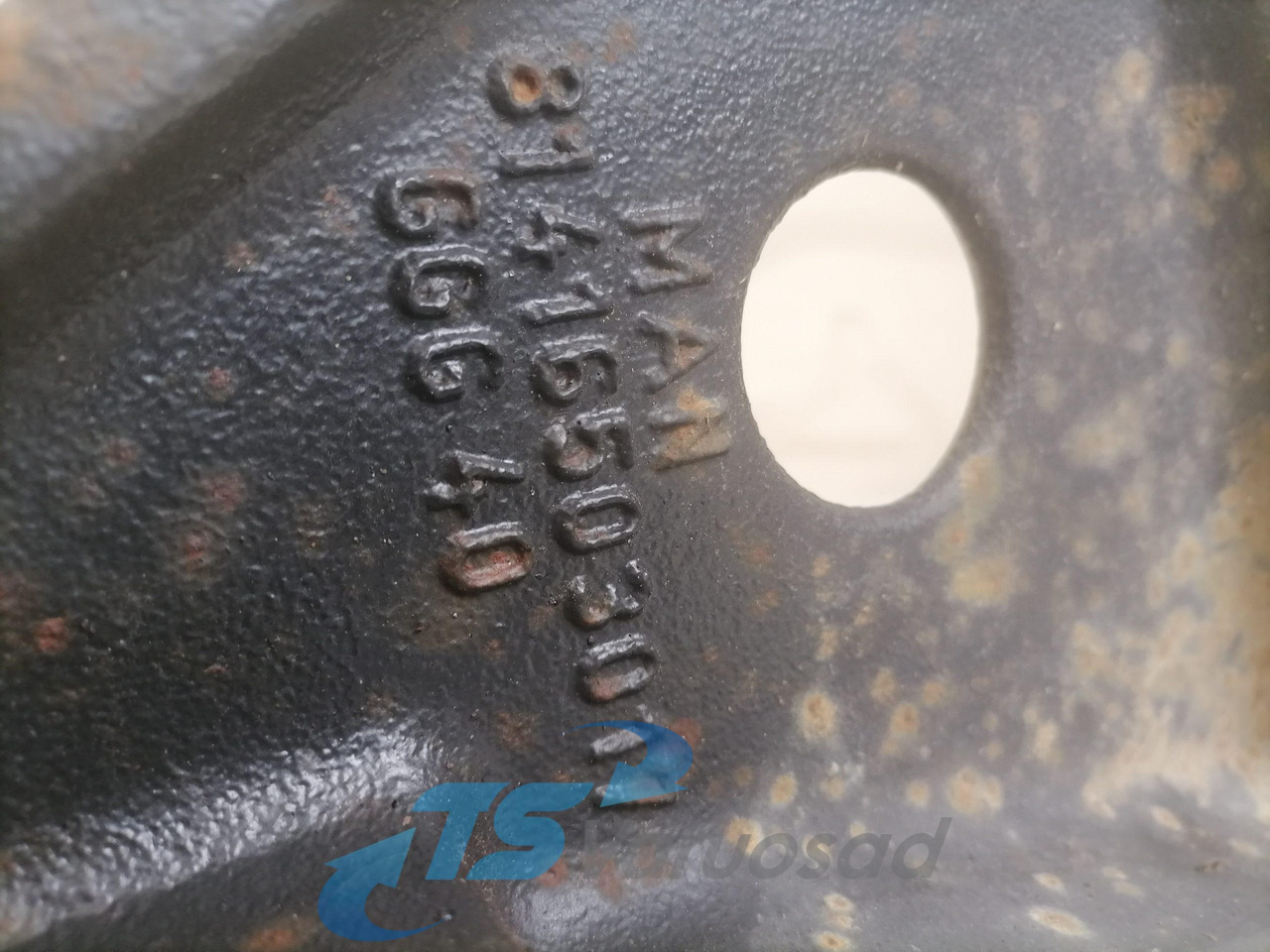 MAN Bummmmper bracket 81416503017 - مصد العربة - شاحنة: صورة 2 MAN Bummmmper bracket 81416503017 - مصد العربة - شاحنة: صورة 2