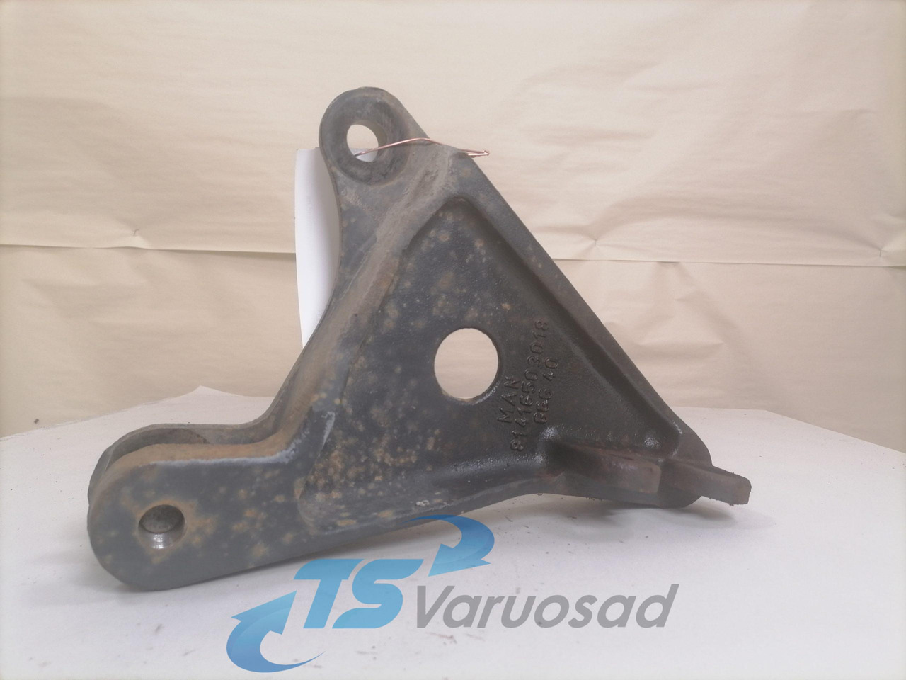 MAN Bummmmper bracket 81416503018 - مصد العربة - شاحنة: صورة 2 MAN Bummmmper bracket 81416503018 - مصد العربة - شاحنة: صورة 2